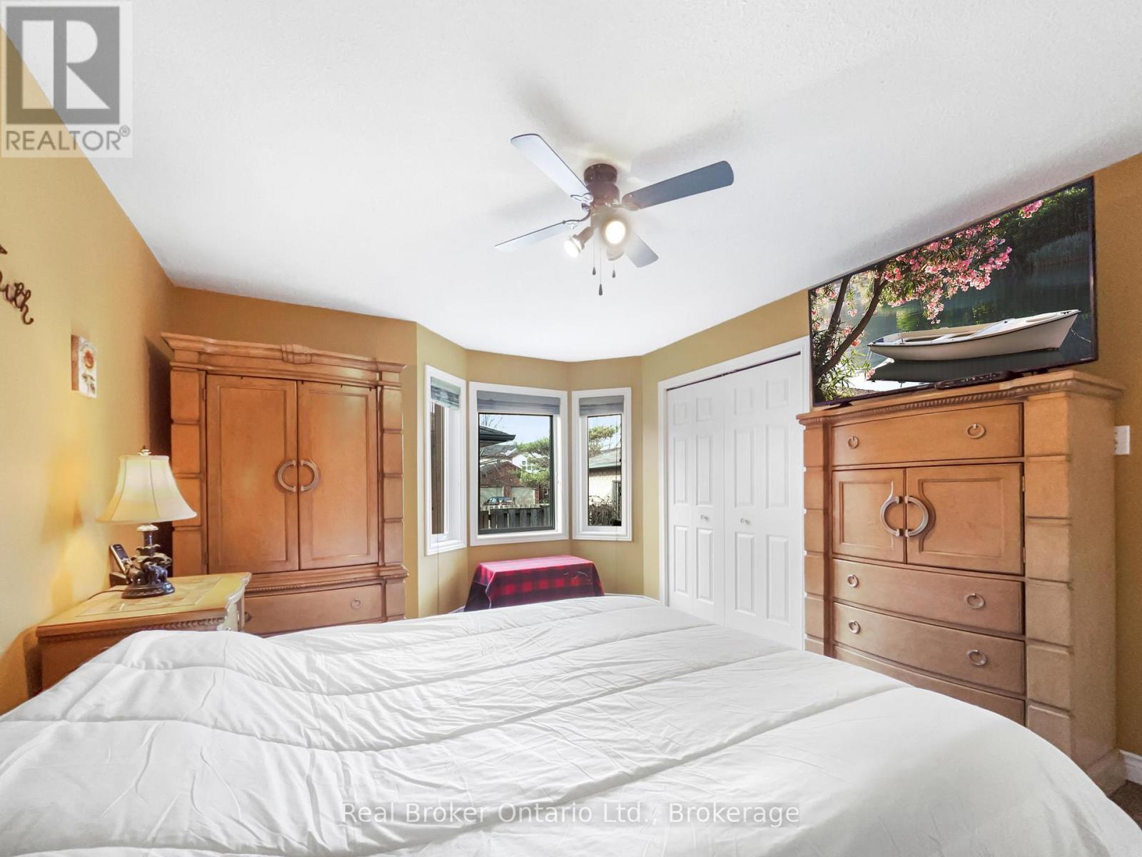 47 Dynasty Avenue, Hamilton (Stoney Creek), ON - Indoor Photo Showing Bedroom