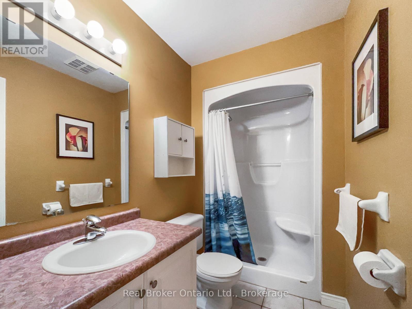 47 Dynasty Avenue, Hamilton (Stoney Creek), ON - Indoor Photo Showing Bathroom