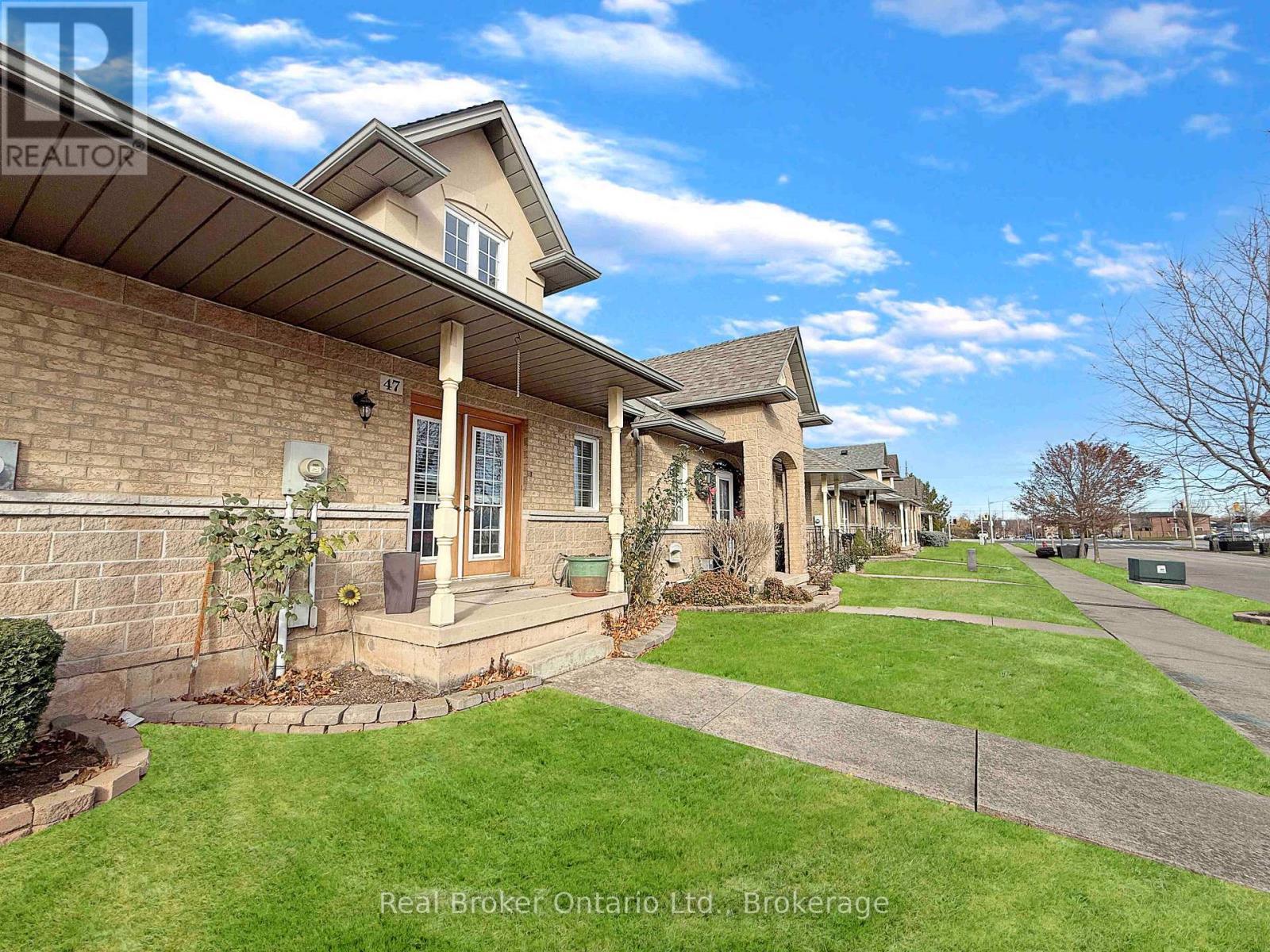 47 Dynasty Avenue, Hamilton (Stoney Creek), ON - Outdoor With Deck Patio Veranda