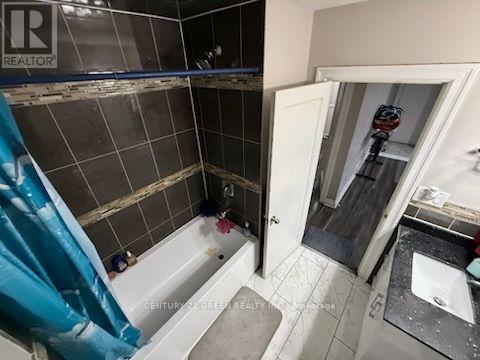 4 - 32 Beech Street, Brampton, ON - Indoor Photo Showing Bathroom
