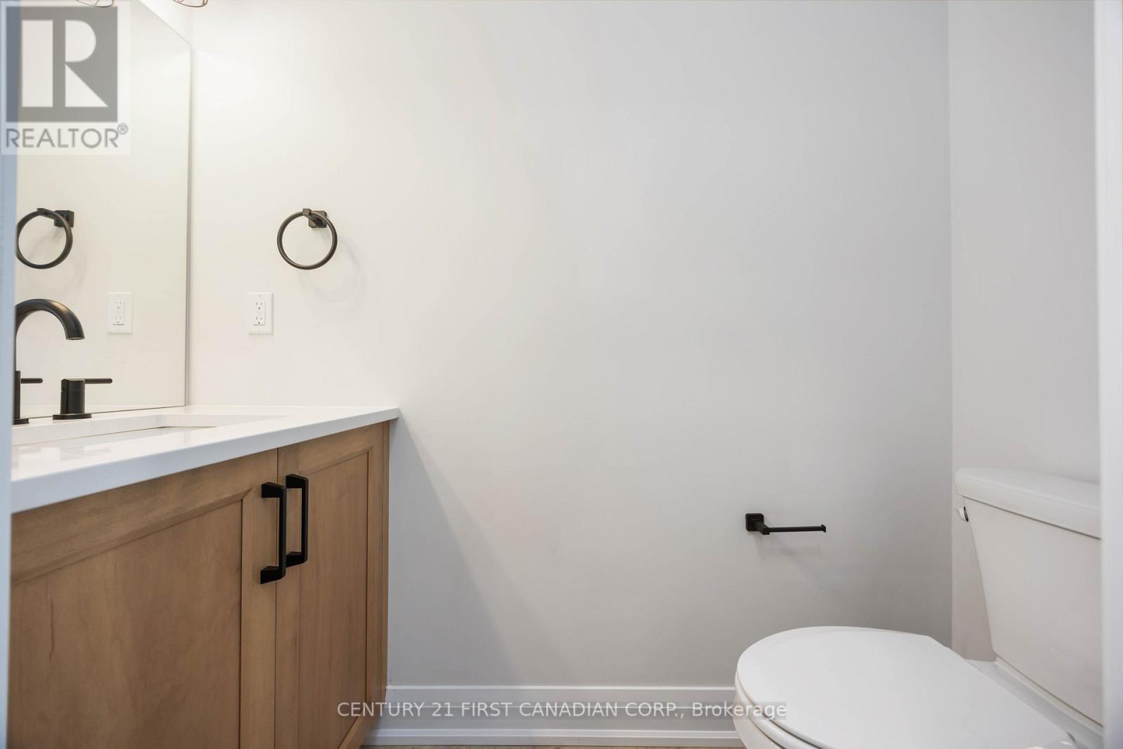 7 Doerr Court, North Middlesex (Ailsa Craig), ON - Indoor Photo Showing Bathroom