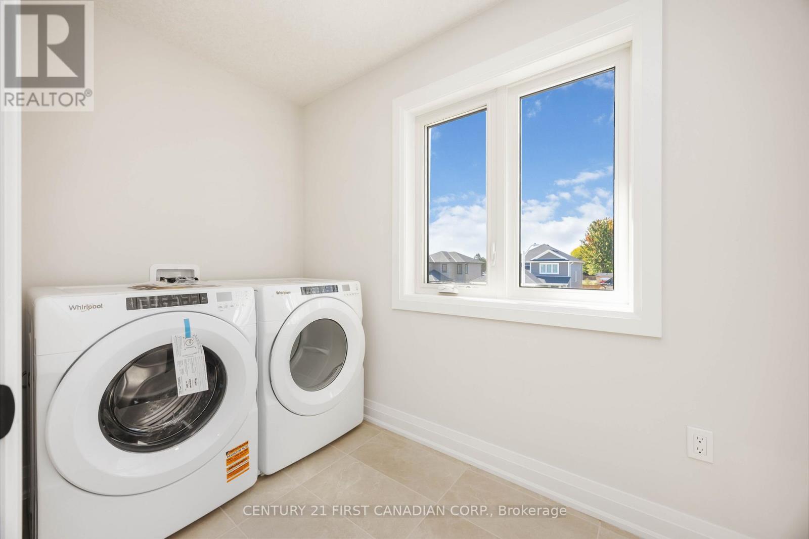 7 Doerr Court, North Middlesex (Ailsa Craig), ON - Indoor Photo Showing Laundry Room