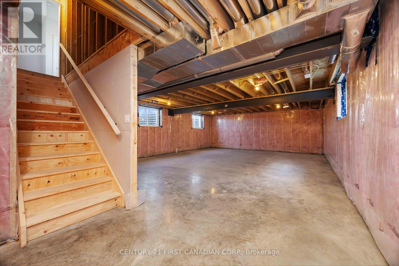 7 Doerr Court, North Middlesex (Ailsa Craig), ON - Indoor