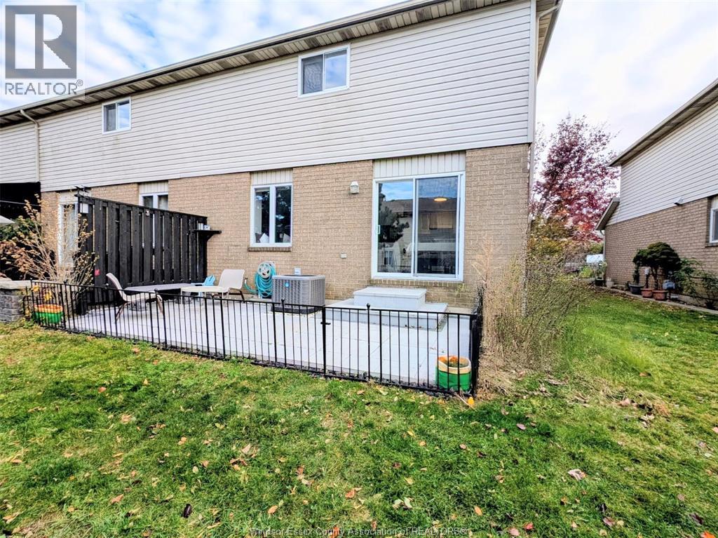 1414 Mickaila Crescent, Tecumseh, ON - Outdoor With Exterior