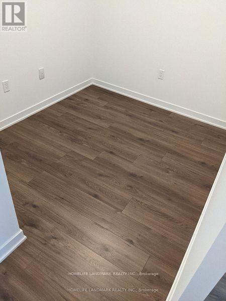 426 - 395 Dundas Street W, Oakville, ON - Indoor Photo Showing Other Room