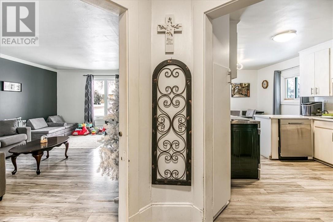 4 Balsam Street, Copper Cliff, ON - Indoor