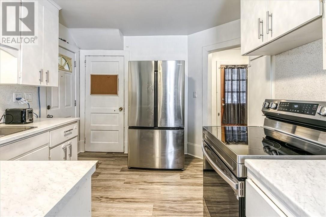 4 Balsam Street, Copper Cliff, ON - Indoor Photo Showing Kitchen
