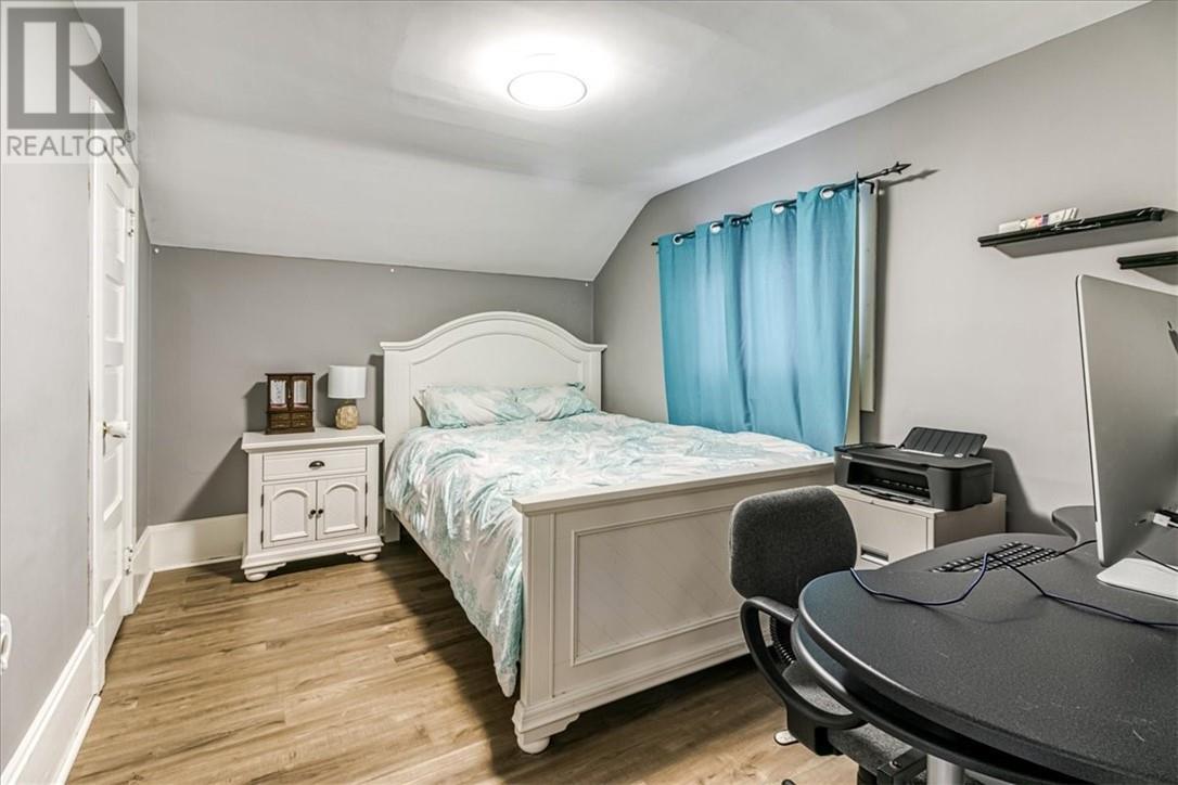 4 Balsam Street, Copper Cliff, ON - Indoor Photo Showing Bedroom