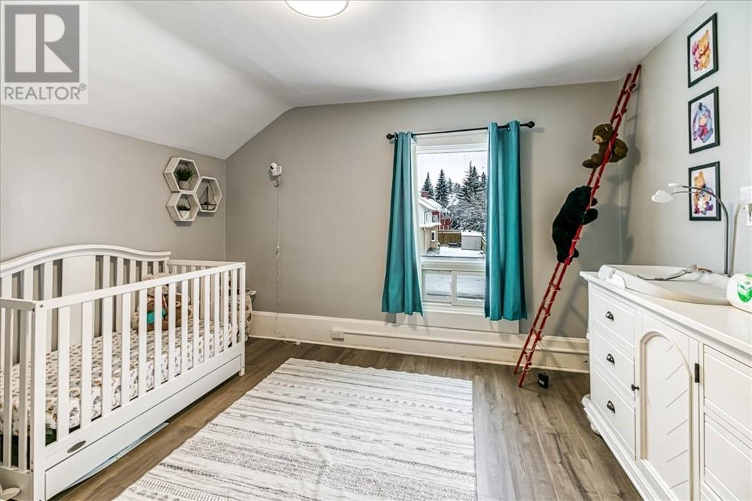 4 Balsam Street, Copper Cliff, ON - Indoor Photo Showing Bedroom