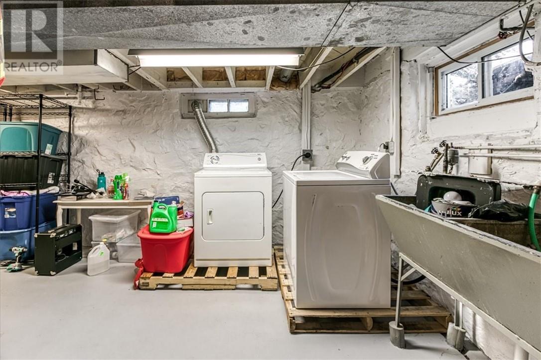 4 Balsam Street, Copper Cliff, ON - Indoor Photo Showing Laundry Room