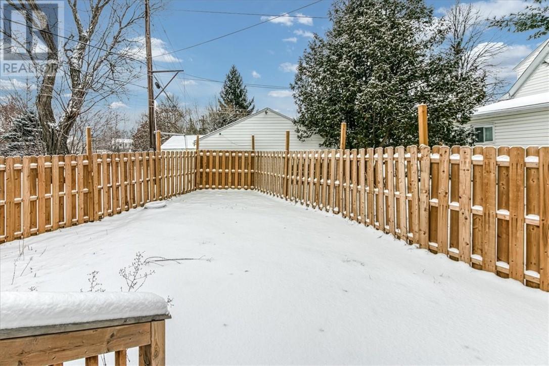 4 Balsam Street, Copper Cliff, ON - Outdoor