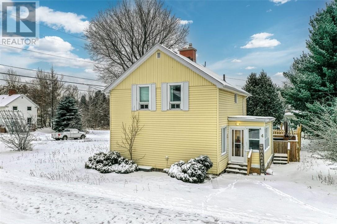 4 Balsam Street, Copper Cliff, ON - Outdoor