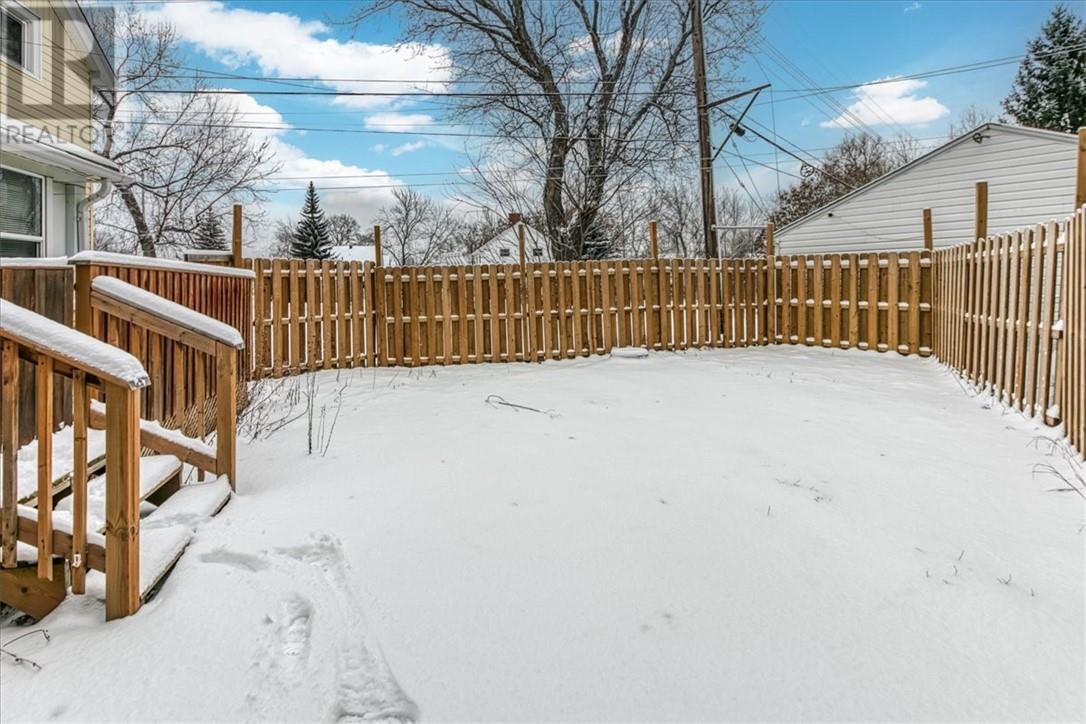 4 Balsam Street, Copper Cliff, ON - Outdoor