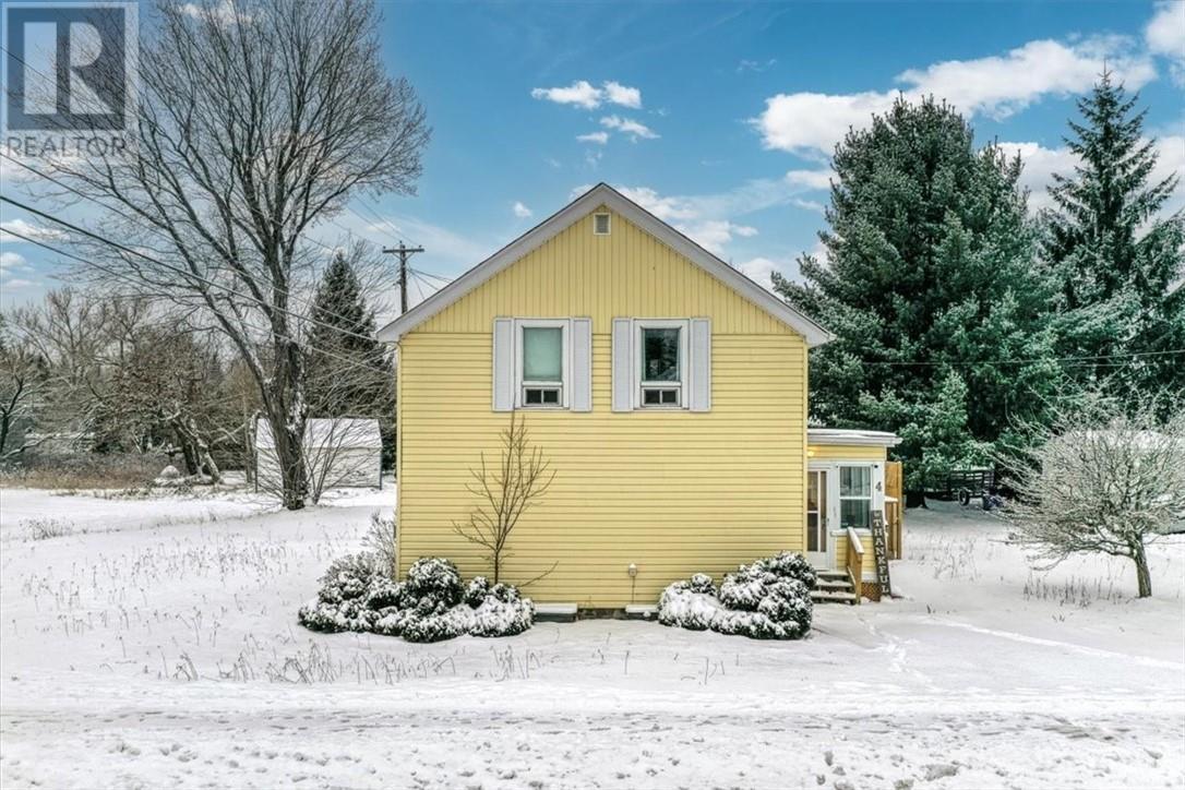 4 Balsam Street, Copper Cliff, ON - Outdoor