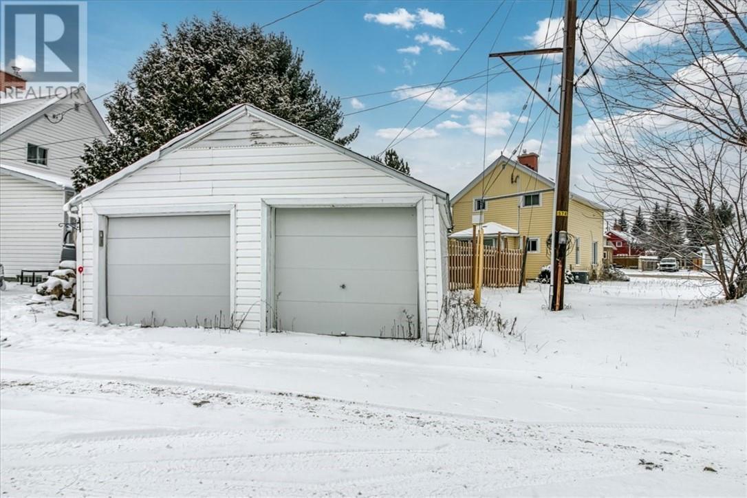 4 Balsam Street, Copper Cliff, ON - Outdoor