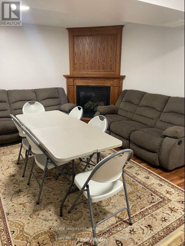24 Limerick Lane, Brantford, ON - Indoor Photo Showing Living Room With Fireplace