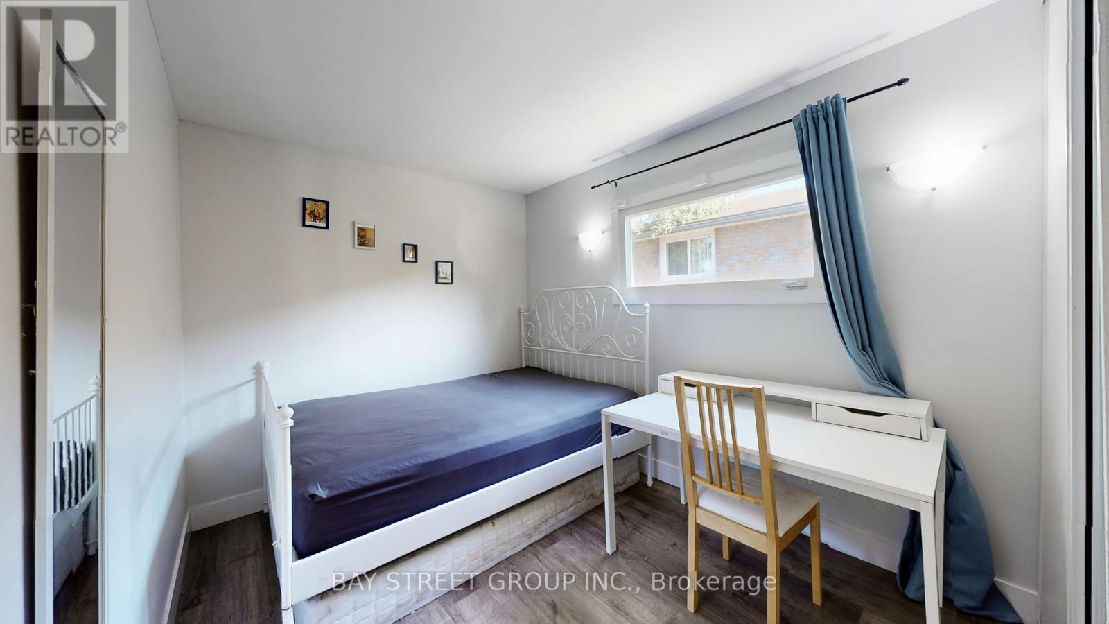 24 Empire Street, London East, ON - Indoor Photo Showing Bedroom