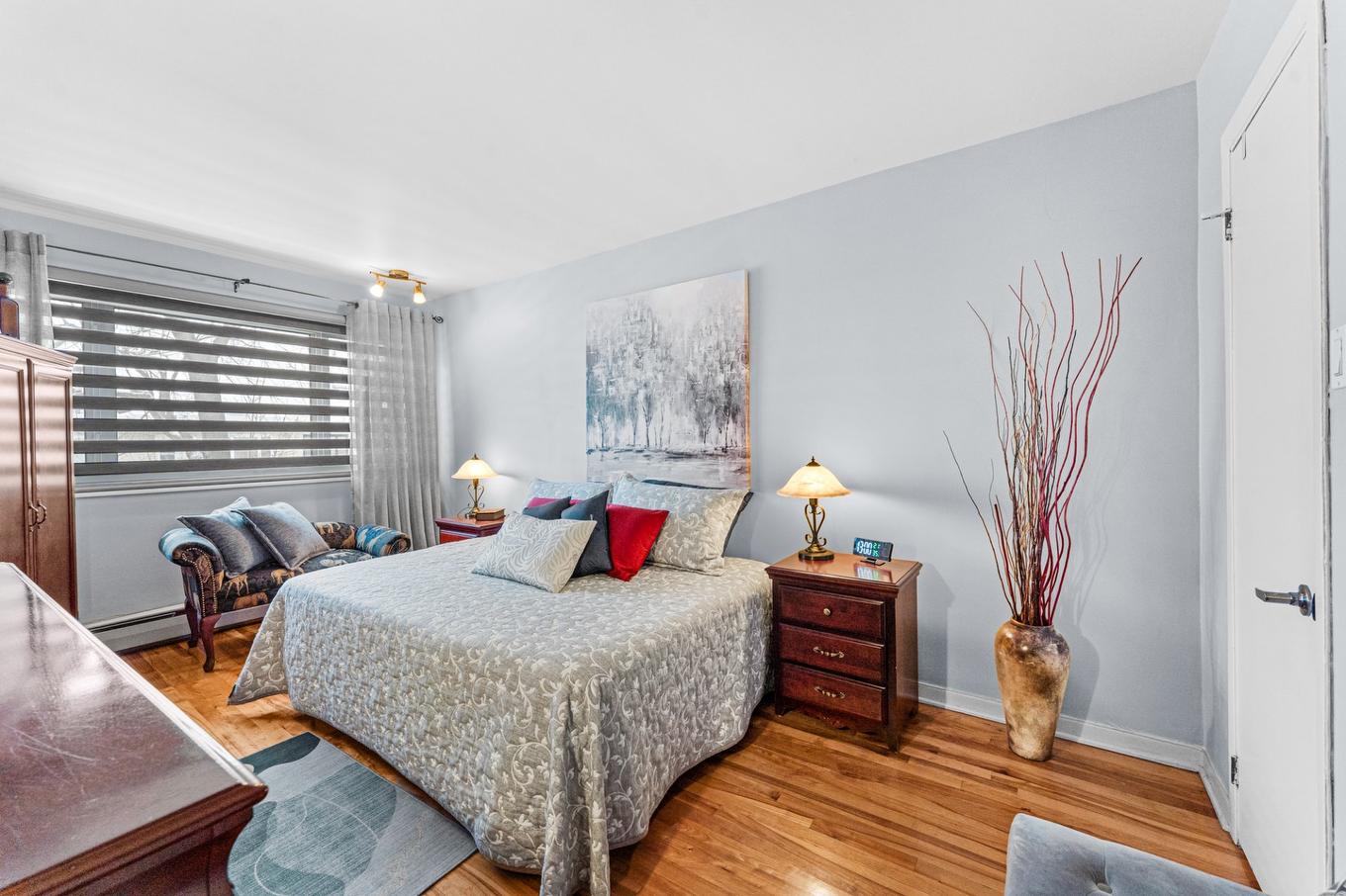 Primary bedroom - 6250 - 6254 Av. De La Mayenne, Montréal (Anjou), QC - Indoor Photo Showing Bedroom