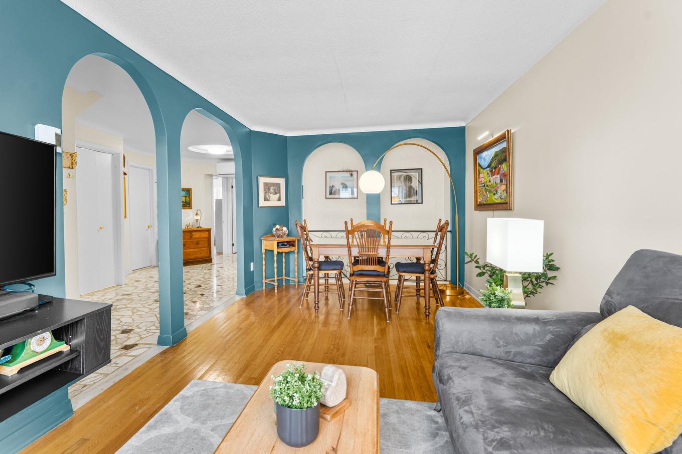 Dining room - 6250 - 6254 Av. De La Mayenne, Montréal (Anjou), QC - Indoor Photo Showing Living Room