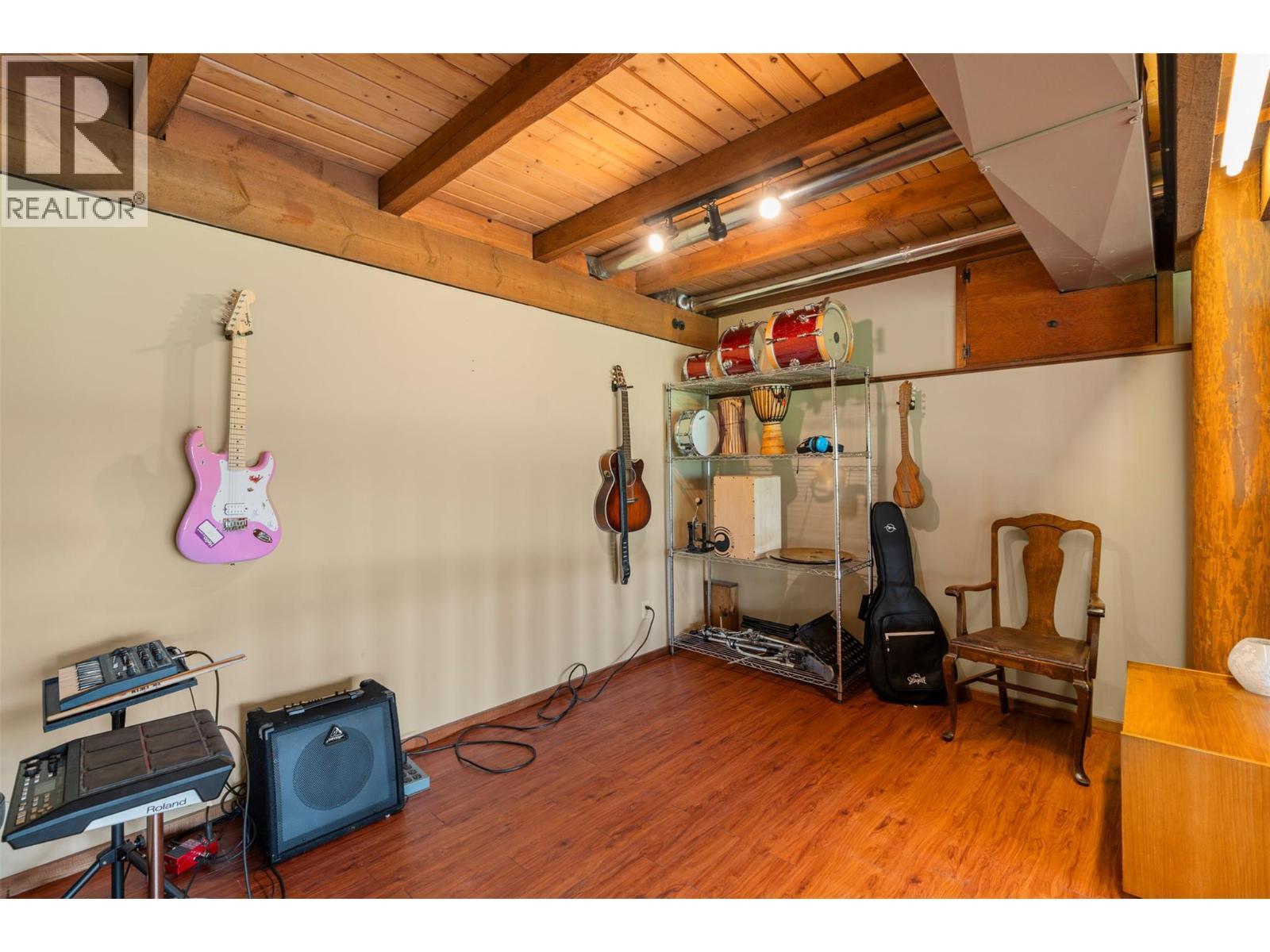 1099 Enderby Mabel Lake Road, Enderby, BC - Indoor