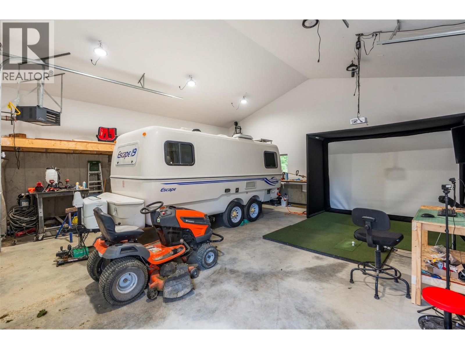 1099 Enderby Mabel Lake Road, Enderby, BC - Indoor Photo Showing Garage