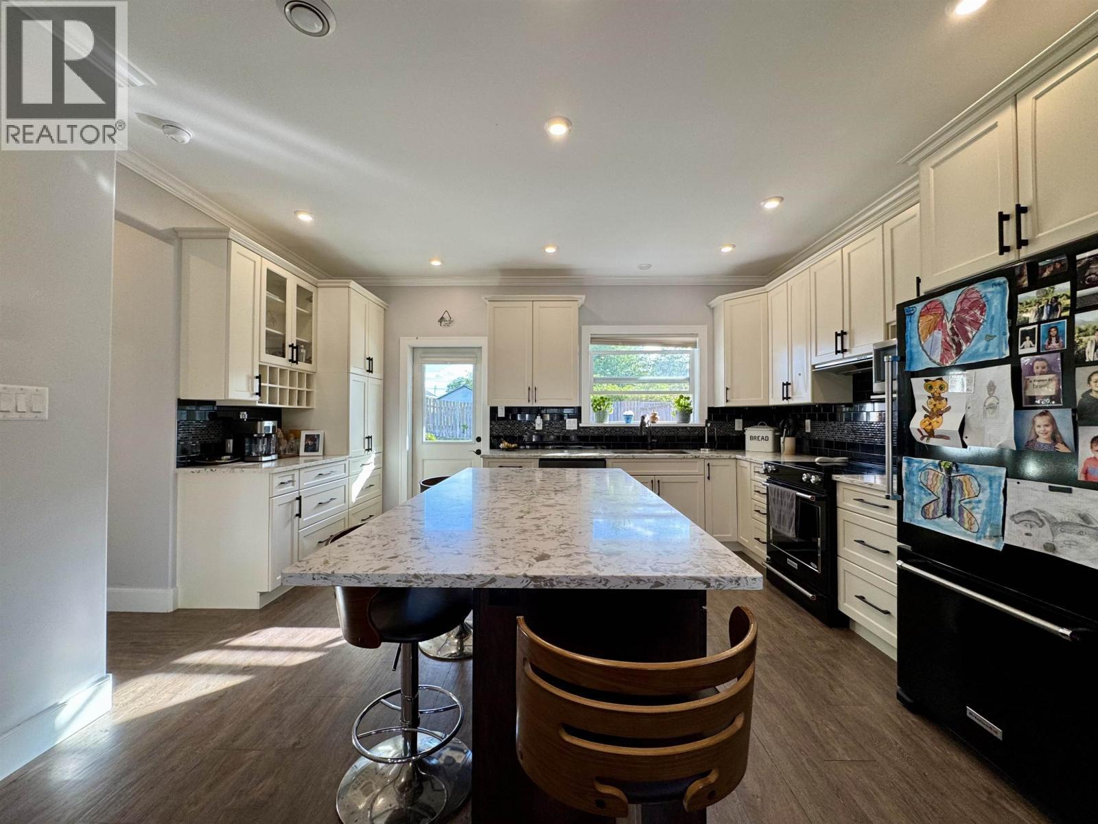 1005 Edward Avenue, Prince Rupert, BC - Indoor Photo Showing Kitchen