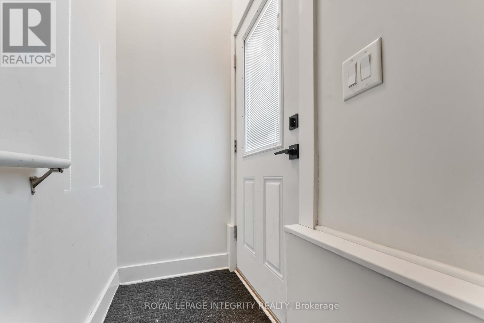 B - 35 Sherry Lane, Ottawa, ON - Indoor Photo Showing Other Room