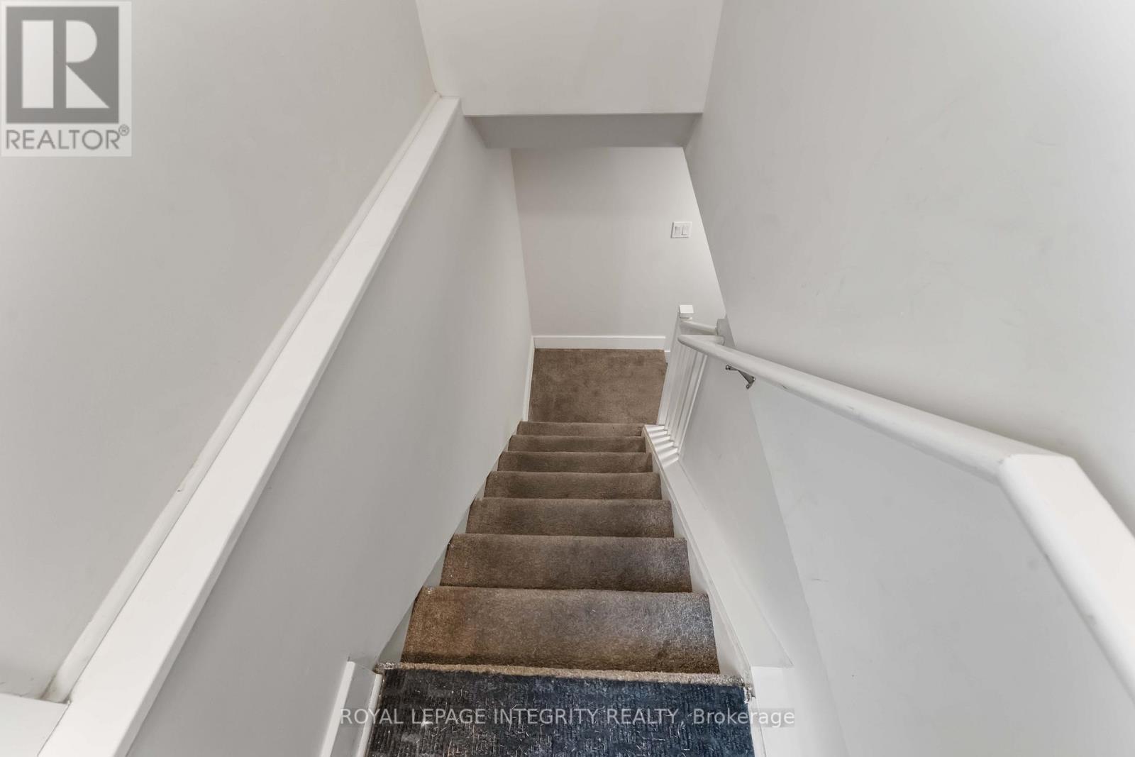 B - 35 Sherry Lane, Ottawa, ON - Indoor Photo Showing Other Room