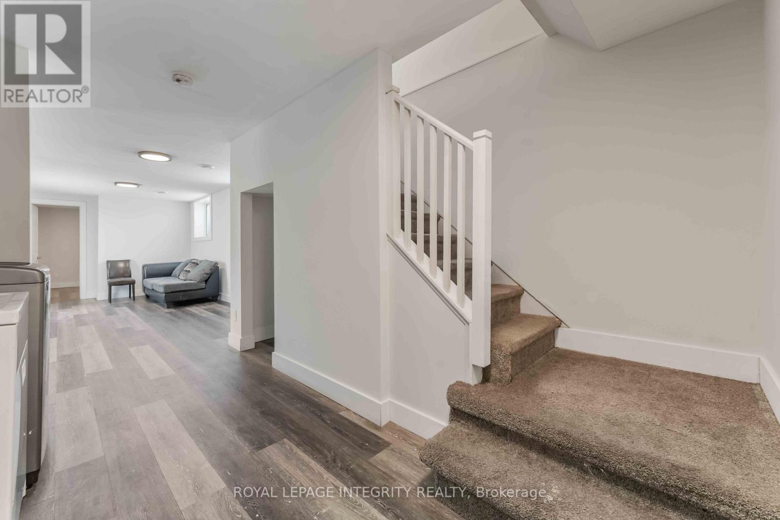 B - 35 Sherry Lane, Ottawa, ON - Indoor Photo Showing Other Room