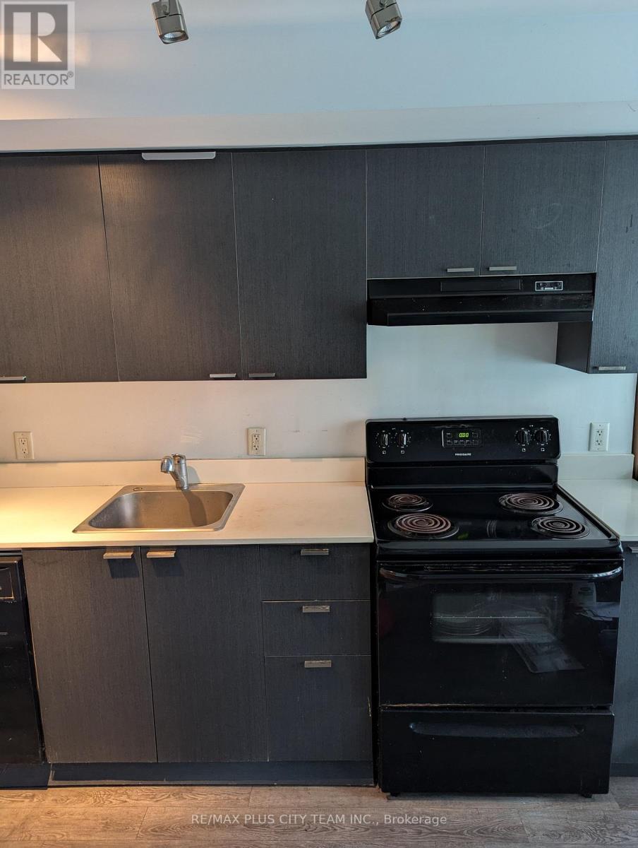 502 - 375 King Street W, Toronto, ON - Indoor Photo Showing Kitchen