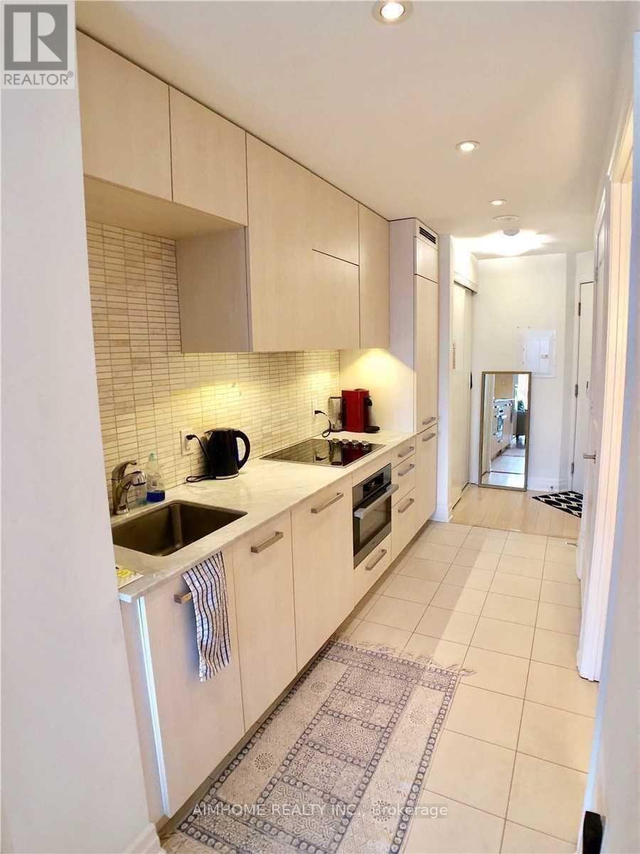 903 - 8 The Esplanade Boulevard, Toronto, ON - Indoor Photo Showing Kitchen With Upgraded Kitchen