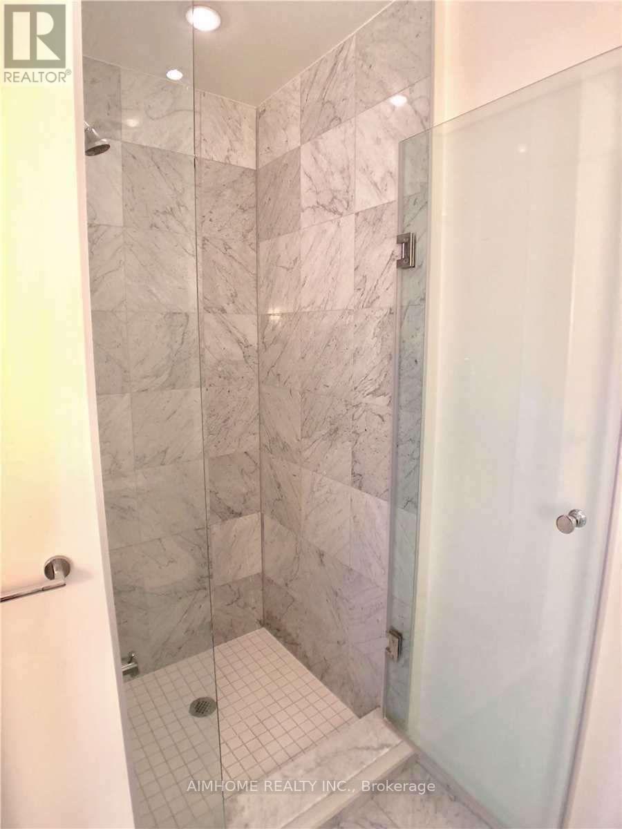 903 - 8 The Esplanade Boulevard, Toronto, ON - Indoor Photo Showing Bathroom