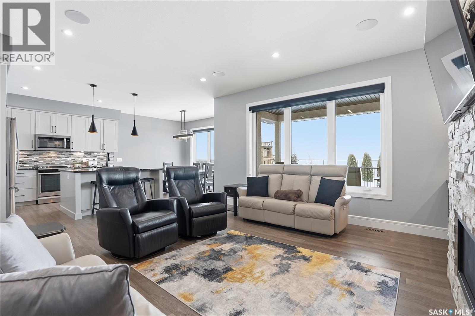359 Mahabir Court, Saskatoon, SK - Indoor Photo Showing Living Room