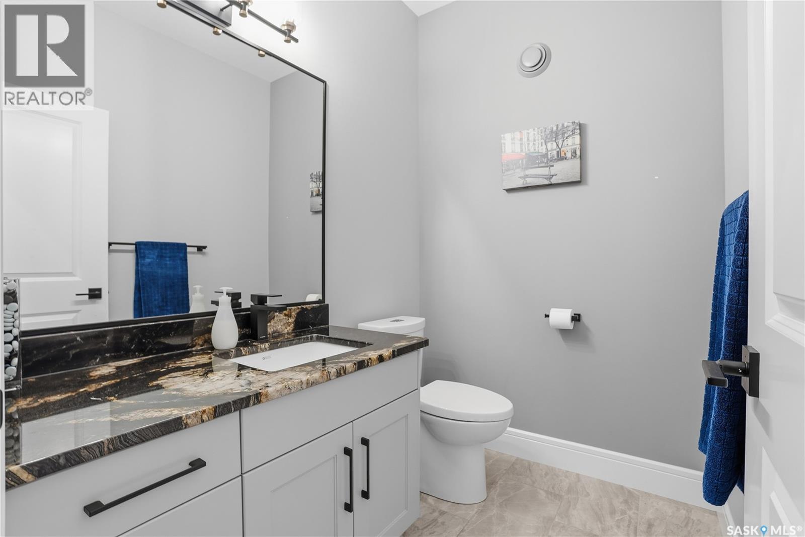 359 Mahabir Court, Saskatoon, SK - Indoor Photo Showing Bathroom