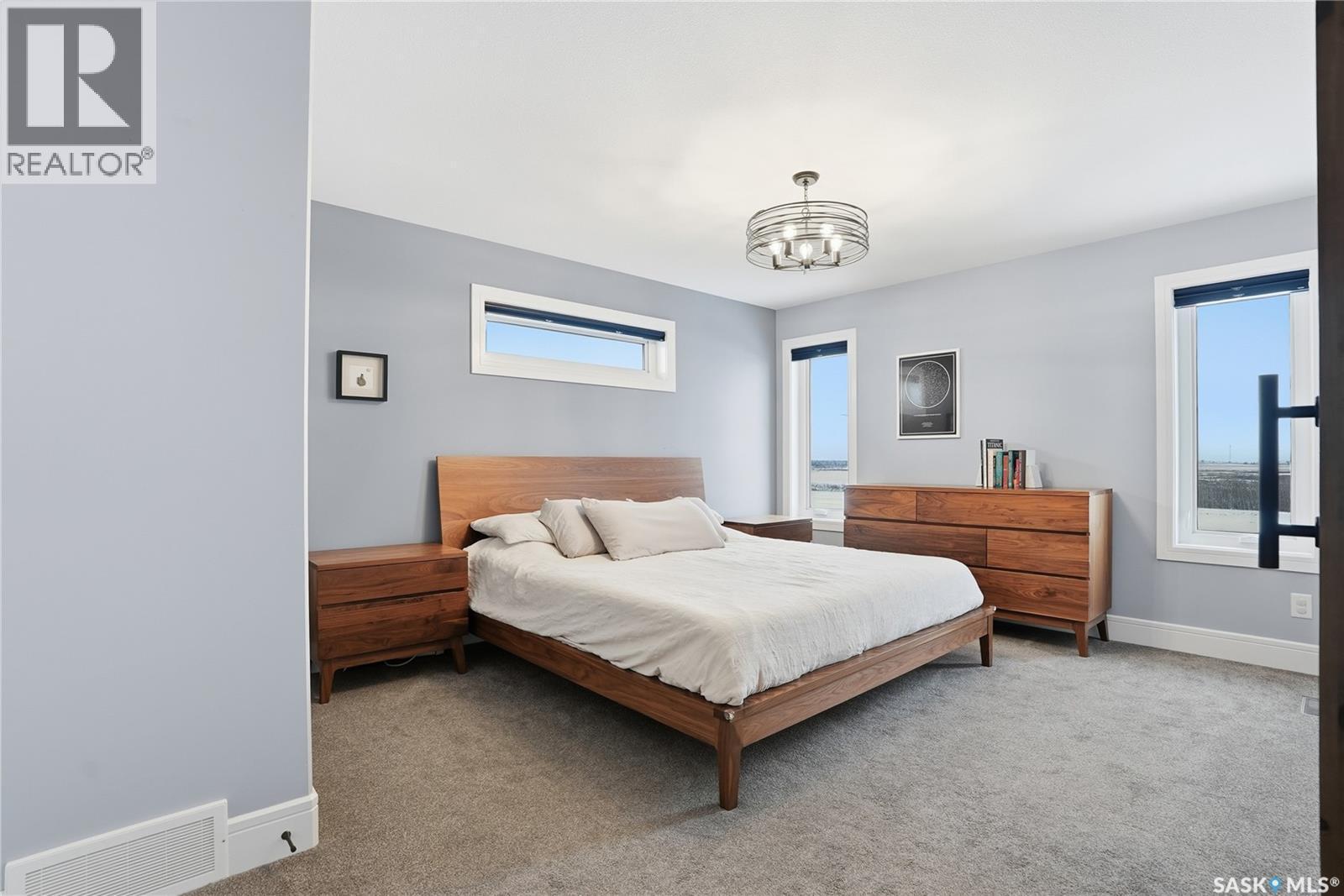 359 Mahabir Court, Saskatoon, SK - Indoor Photo Showing Bedroom