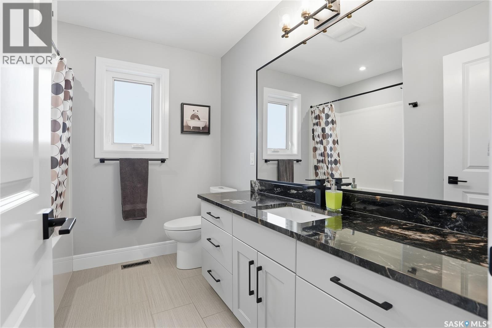 359 Mahabir Court, Saskatoon, SK - Indoor Photo Showing Bathroom