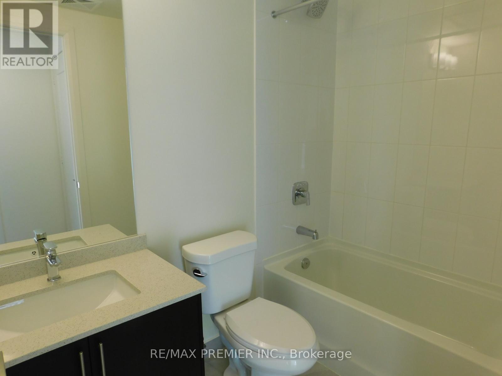 2001 - 8960 Jane Street, Vaughan, ON - Indoor Photo Showing Bathroom