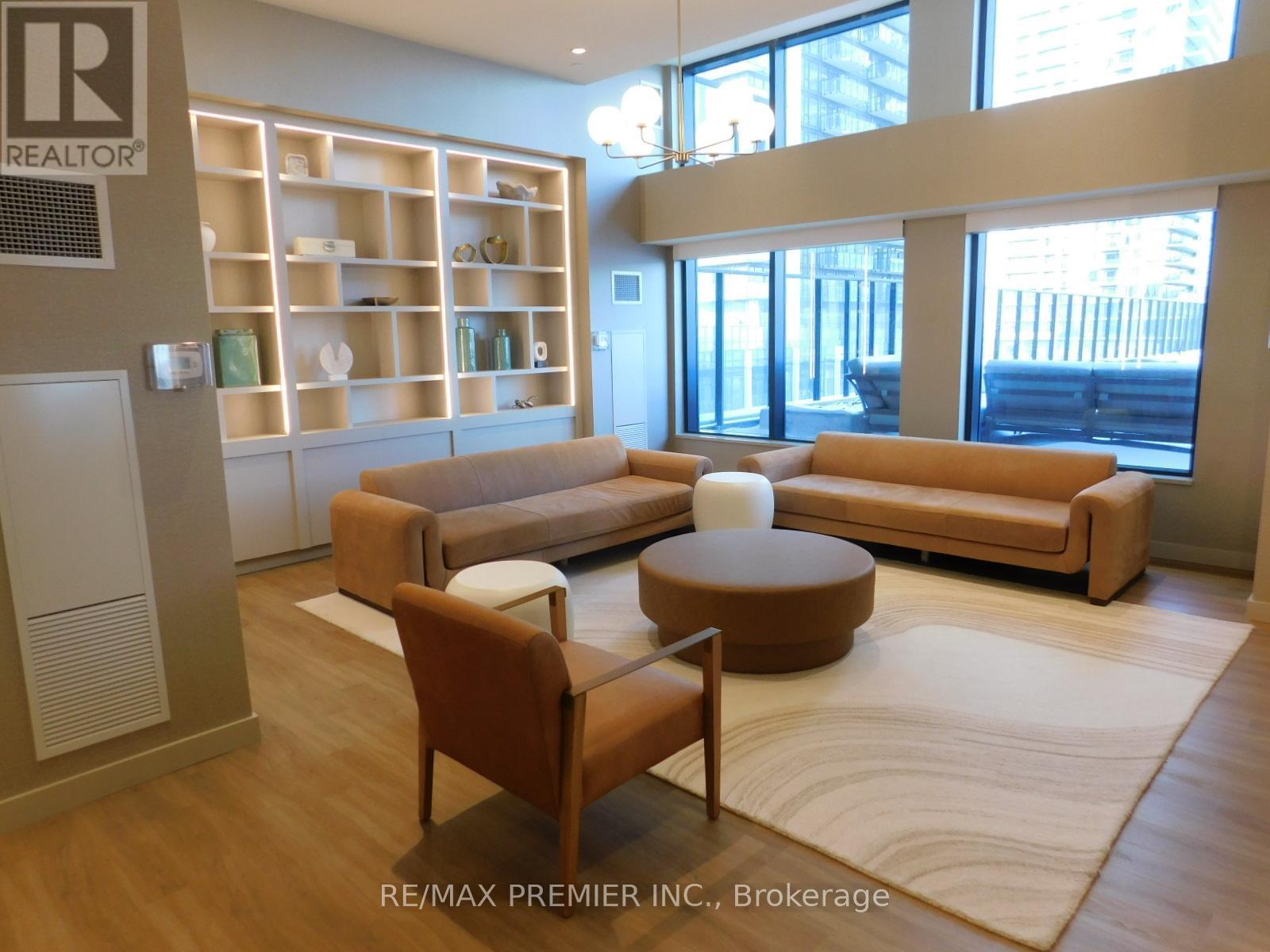 Serenity Loun - 2001 - 8960 Jane Street, Vaughan, ON - Indoor