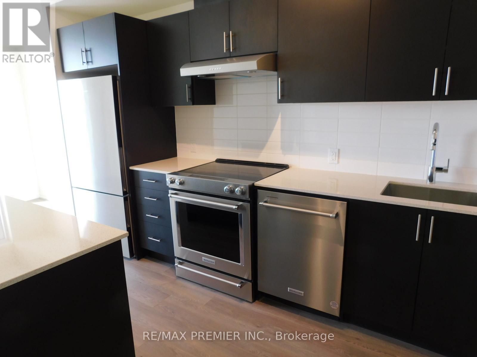 2001 - 8960 Jane Street, Vaughan, ON - Indoor Photo Showing Kitchen With Stainless Steel Kitchen