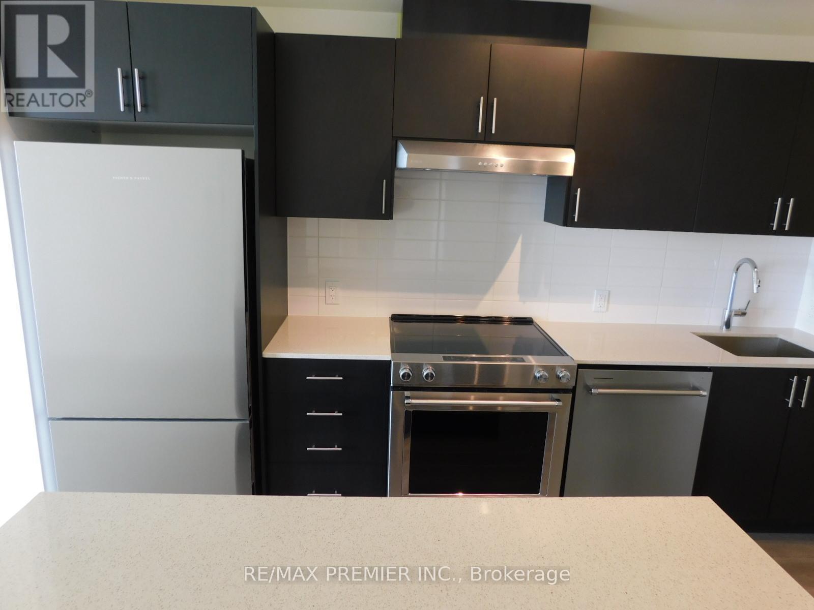 2001 - 8960 Jane Street, Vaughan, ON - Indoor Photo Showing Kitchen