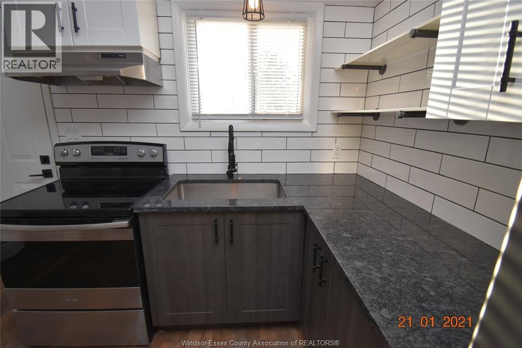 2869 Turner Road Unit# 2, Windsor, ON - Indoor Photo Showing Kitchen