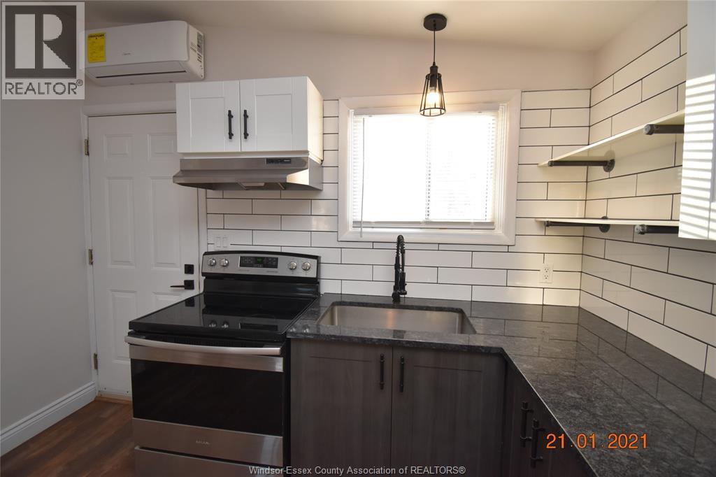 2869 Turner Road Unit# 2, Windsor, ON - Indoor Photo Showing Kitchen
