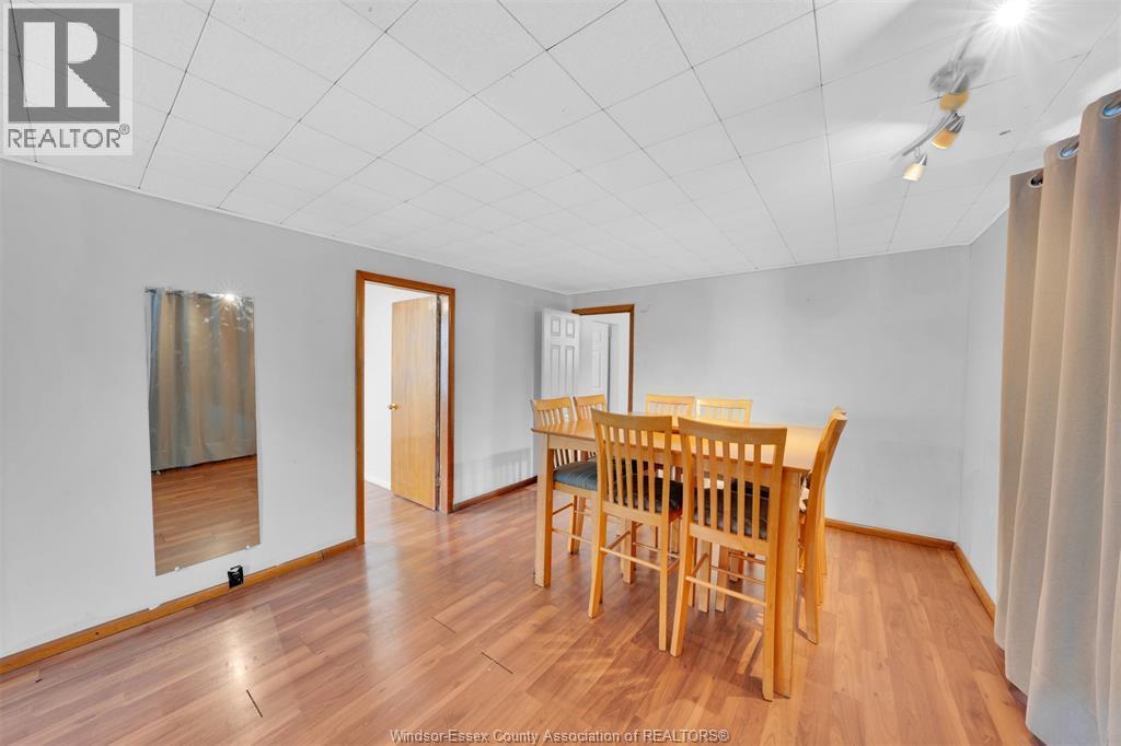 764 Windsor Avenue, Windsor, ON - Indoor Photo Showing Dining Room