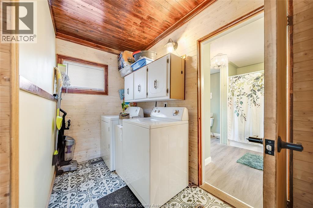 8 Sarah Street, Thamesville, ON - Indoor Photo Showing Laundry Room