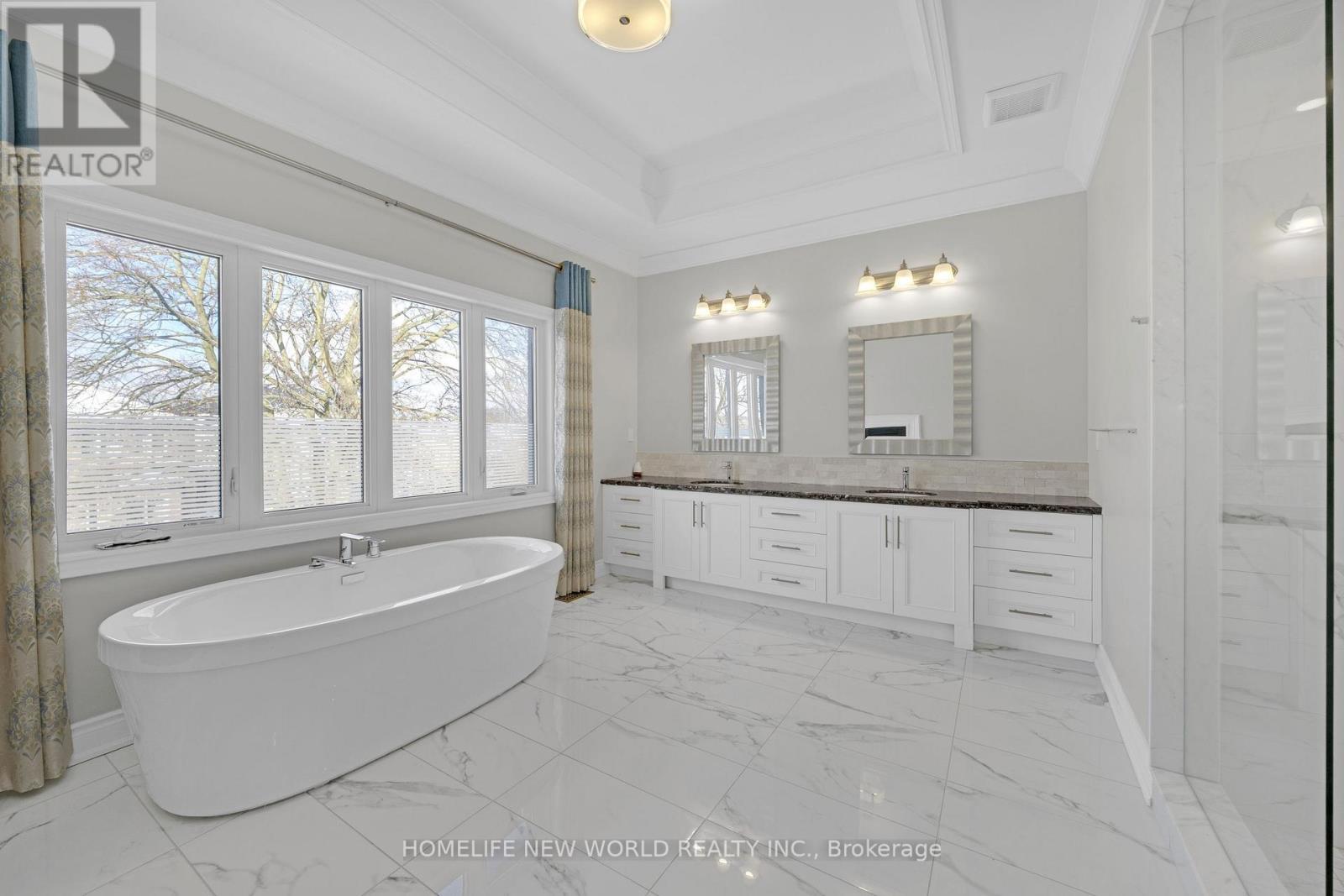 10 Stancroft Drive, Richmond Hill, ON - Indoor Photo Showing Bathroom