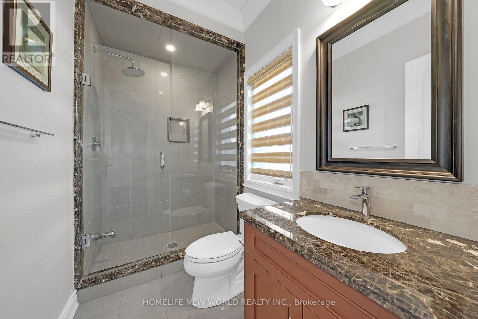 10 Stancroft Drive, Richmond Hill, ON - Indoor Photo Showing Bathroom
