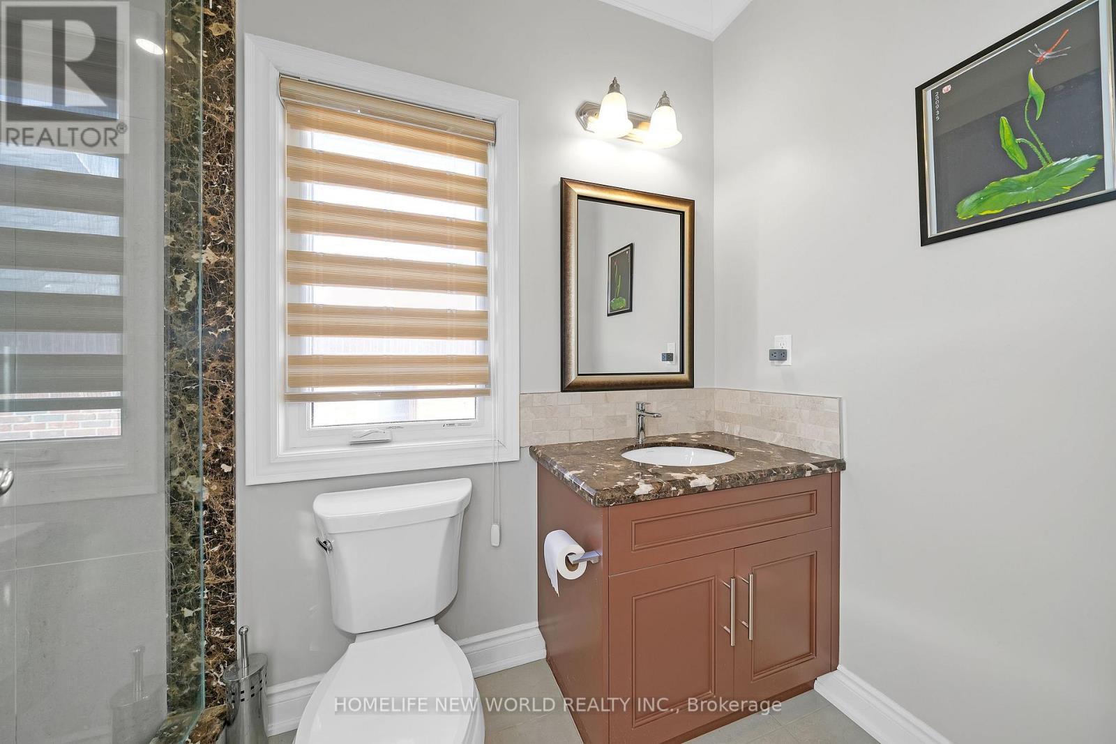 10 Stancroft Drive, Richmond Hill, ON - Indoor Photo Showing Bathroom