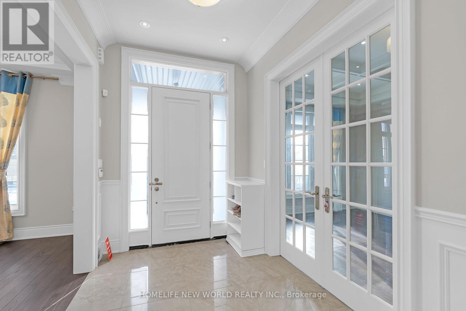 10 Stancroft Drive, Richmond Hill, ON - Indoor Photo Showing Other Room