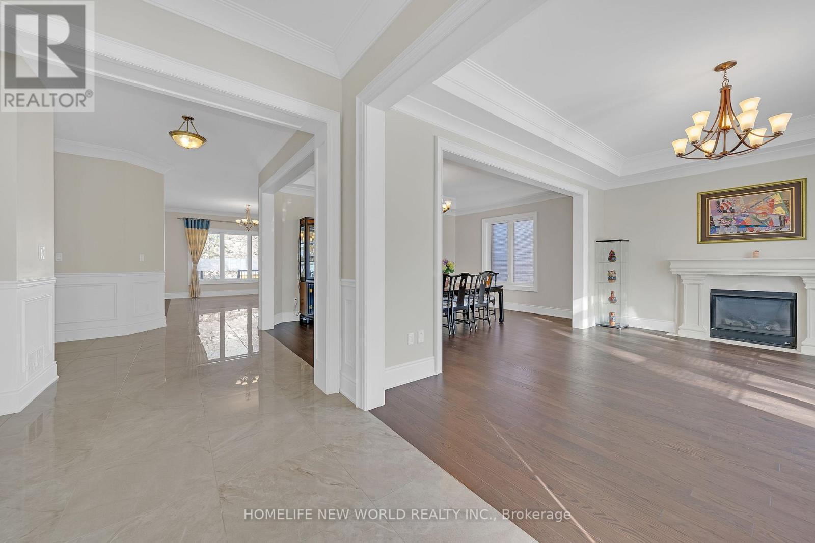 10 Stancroft Drive, Richmond Hill, ON - Indoor With Fireplace