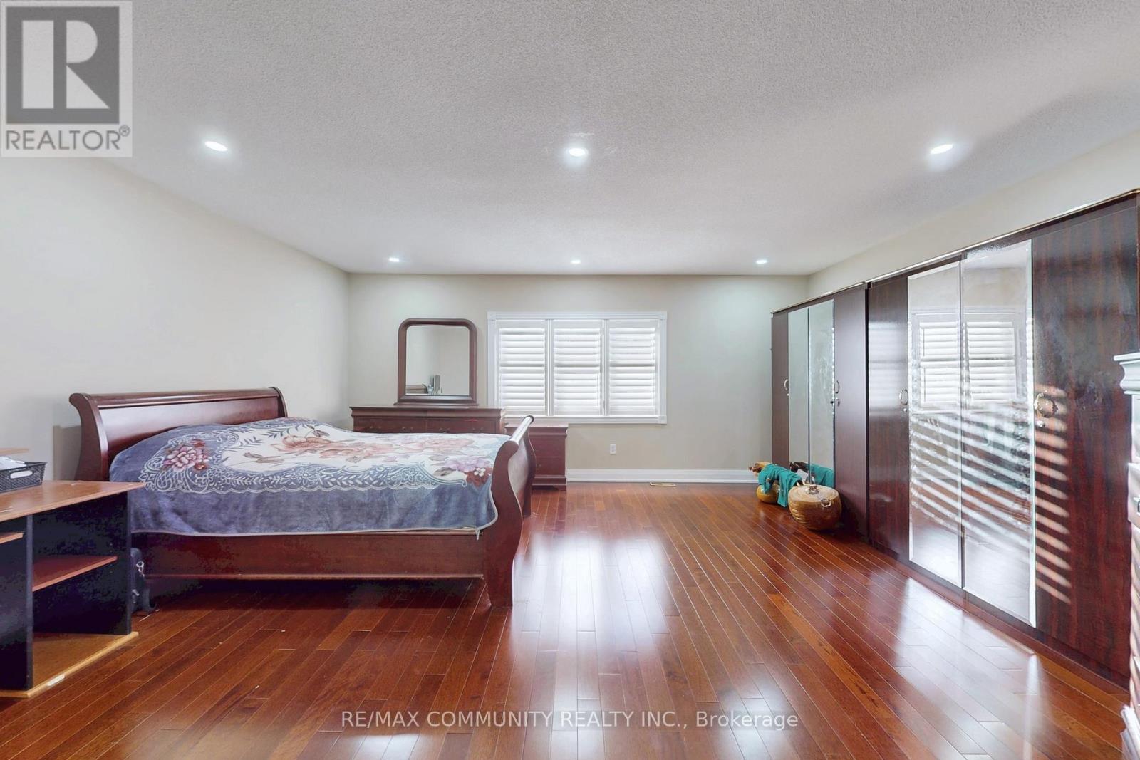 10 Oxfordshire Street, Markham, ON - Indoor Photo Showing Bedroom